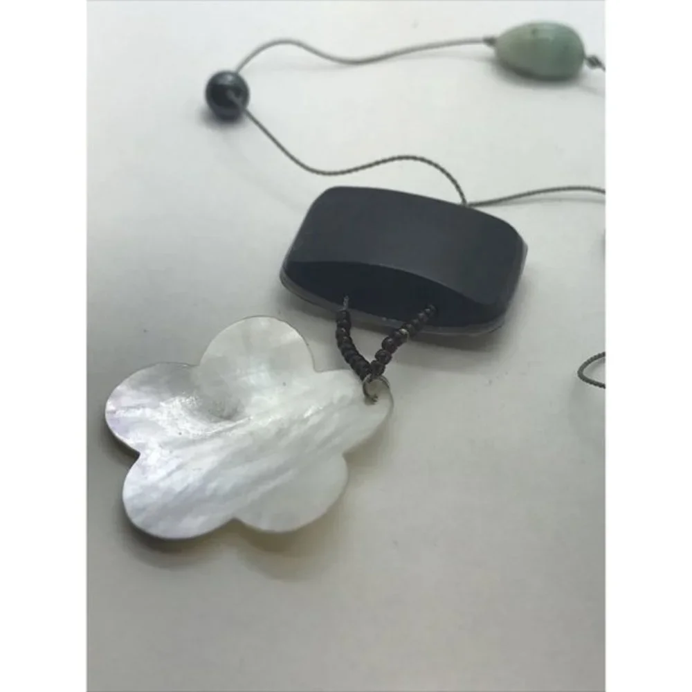 Artisan‎ Cowrie Shell Mother of Pearl Hibiscus  Flower Corded 32